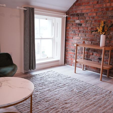 Spire Entire Attic Apartment No Kitchen Дублін Екстер'єр фото