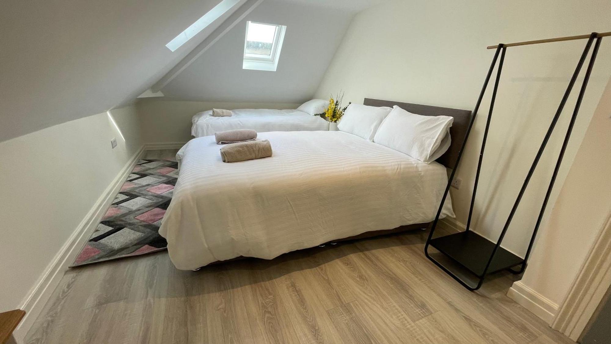 Spire Entire Attic Apartment No Kitchen Дублін Екстер'єр фото