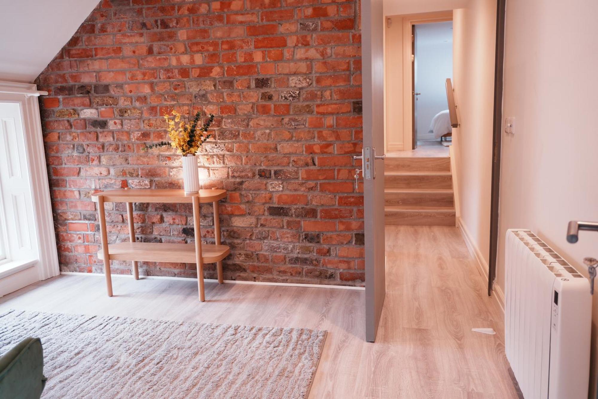 Spire Entire Attic Apartment No Kitchen Дублін Екстер'єр фото